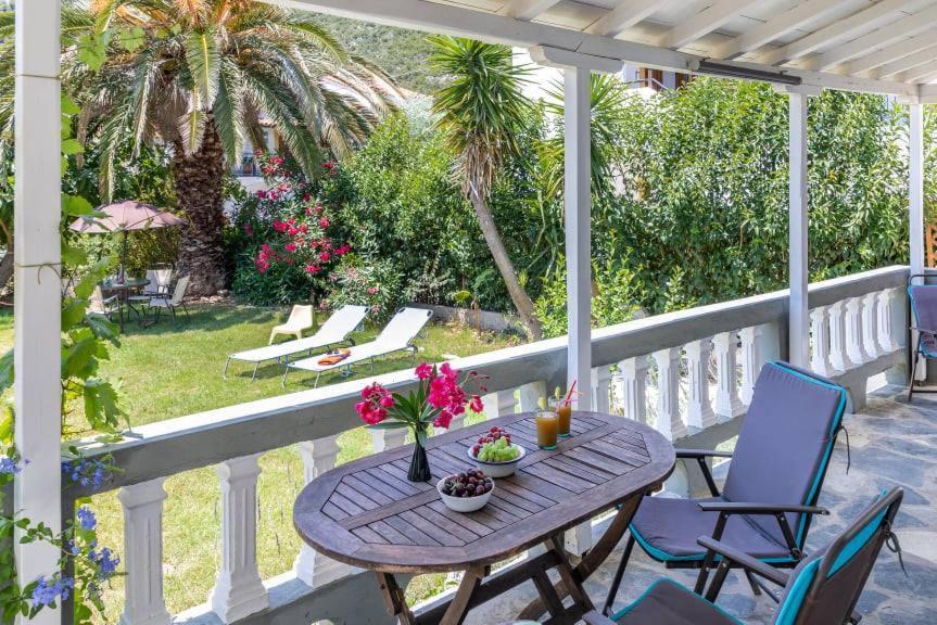 Myrto Holiday House Stafylos Bagian luar foto